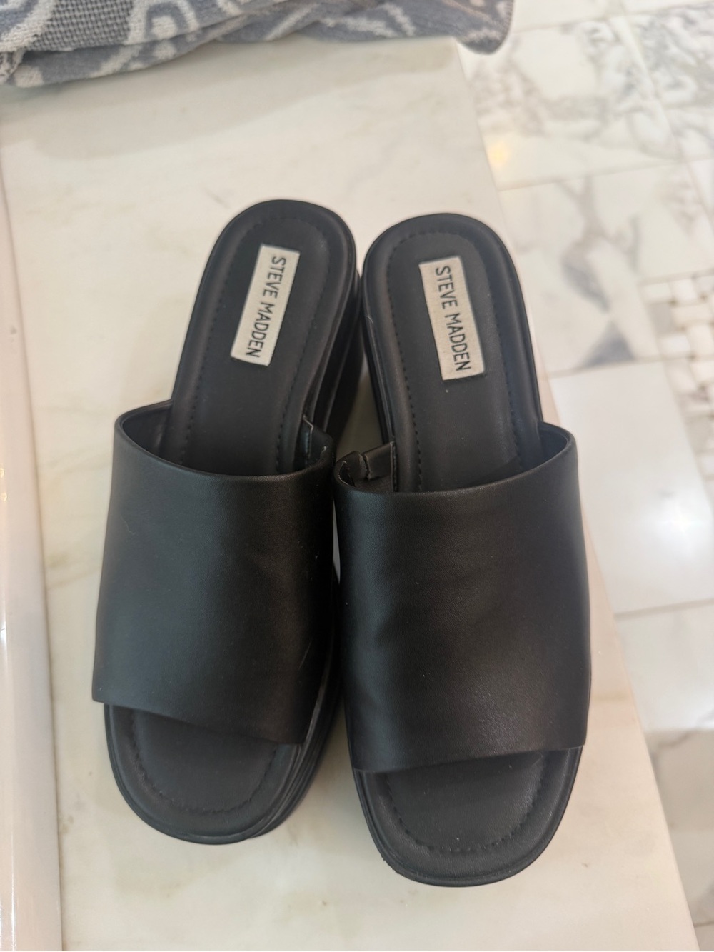 Steve Madden Black Chunky Platform Slide Sandals - Picture 2 of 5